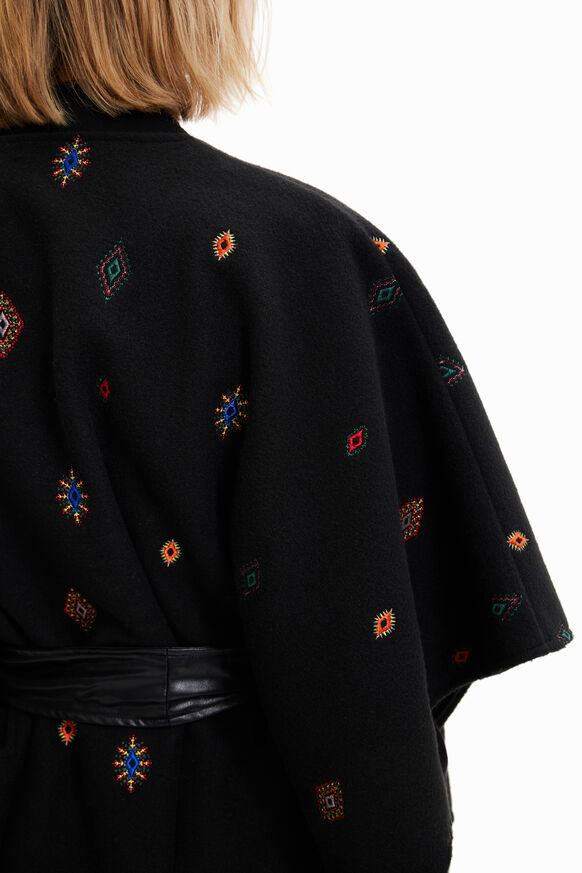 Poncho zipper embroideries | Desigual