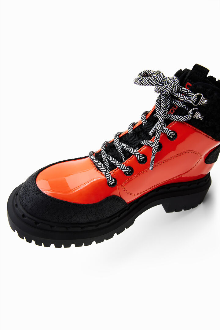 Bota trekking cordones | Desigual
