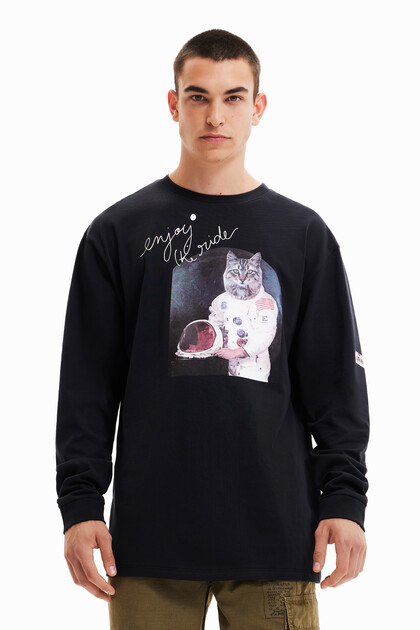 Camiseta oversize gato astronauta