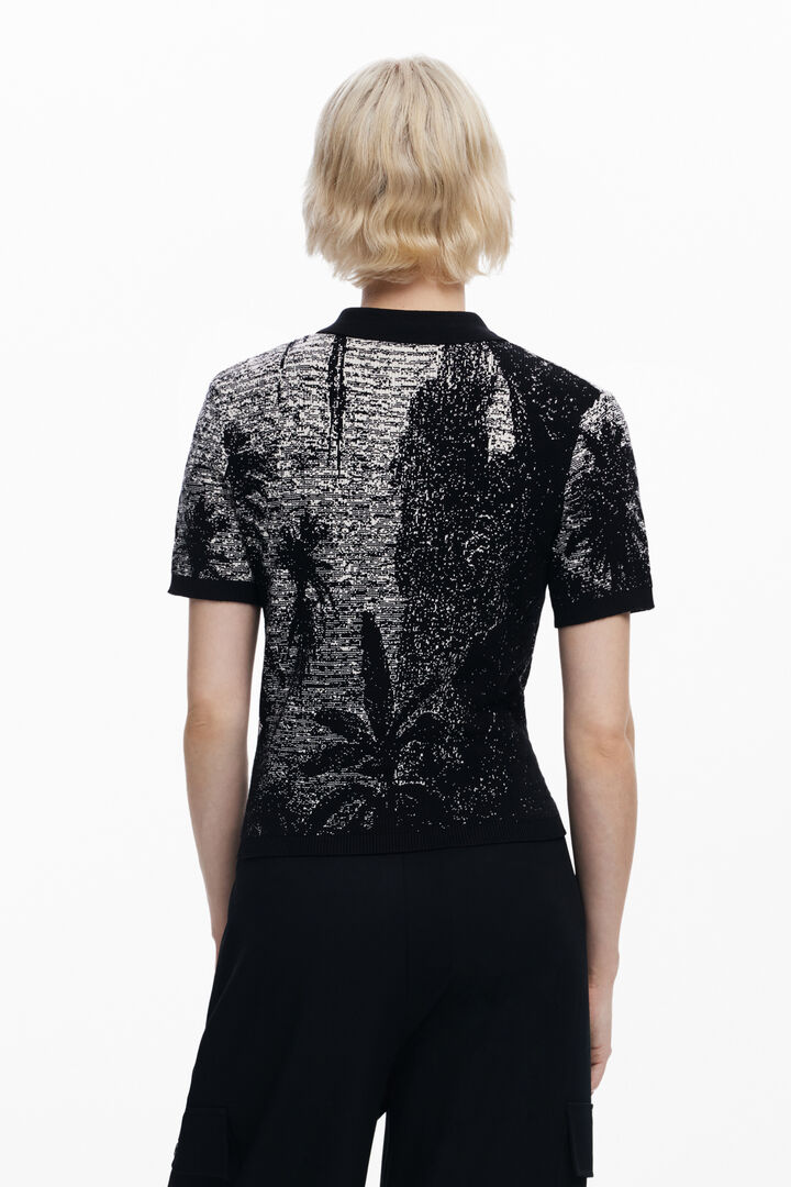 T-Shirt entworfen von Mr. Christian Lacroix | Desigual