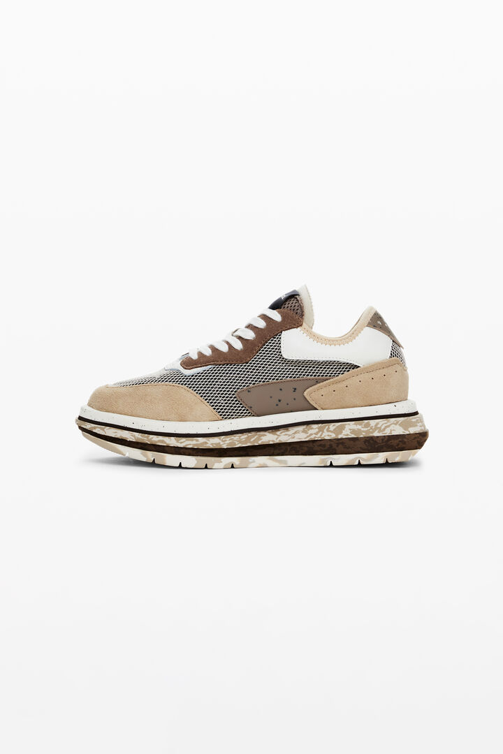 Runner patch sneakers
