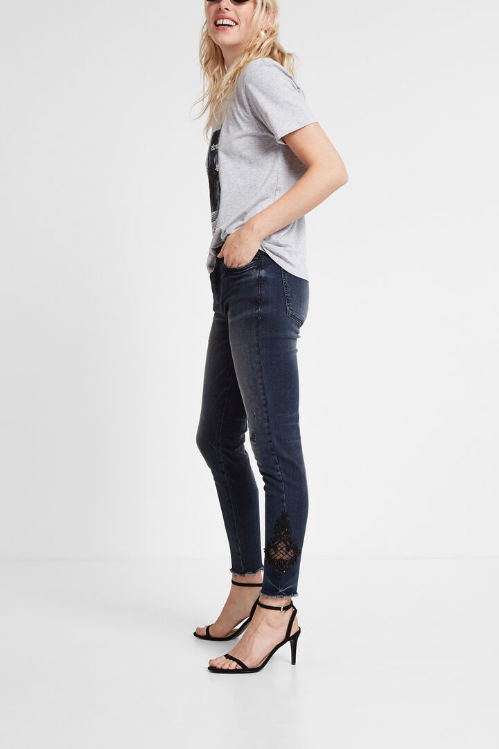 Camiseta patch mensaje y estampado | Desigual