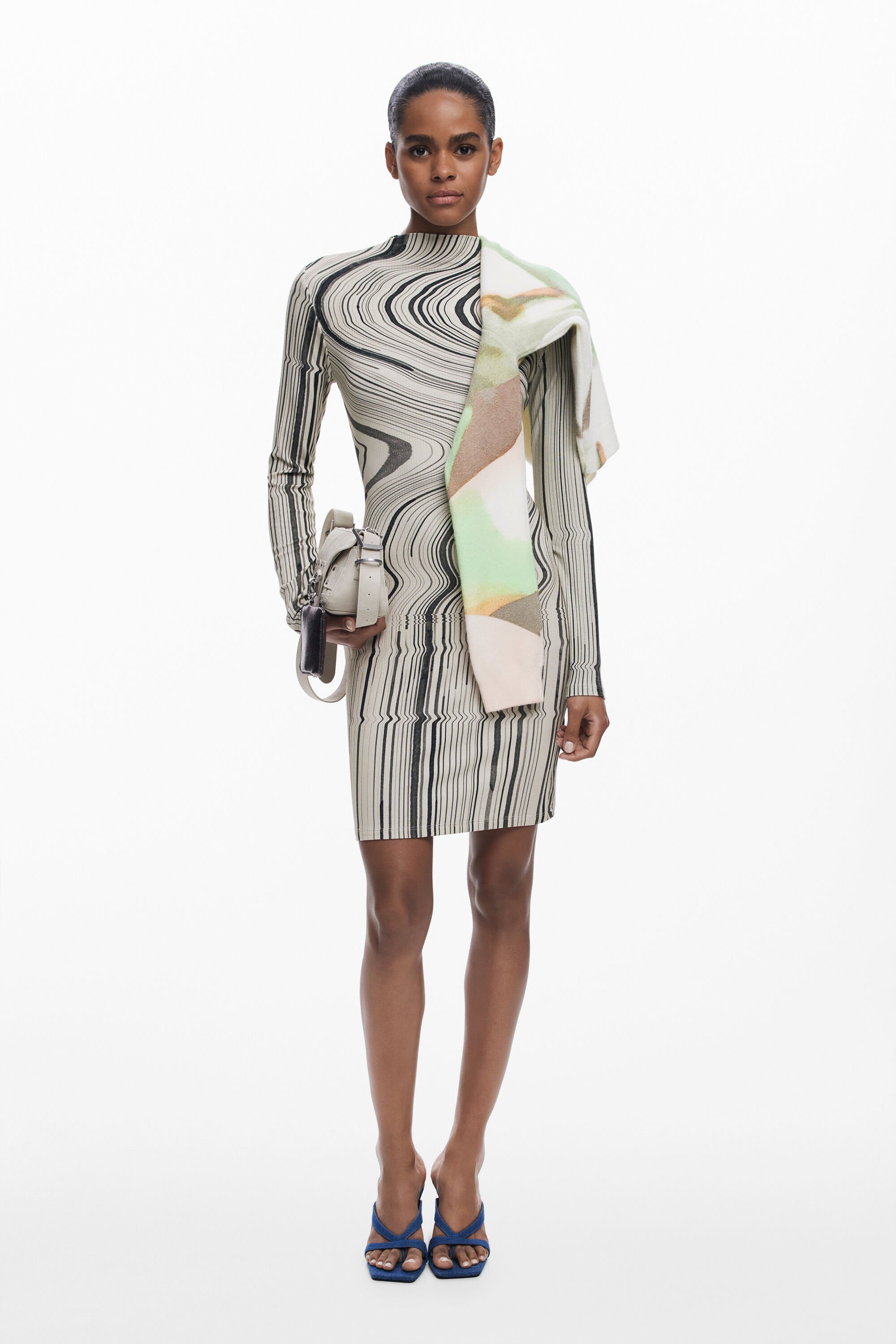Kleid mit wellenförmigen Streifen