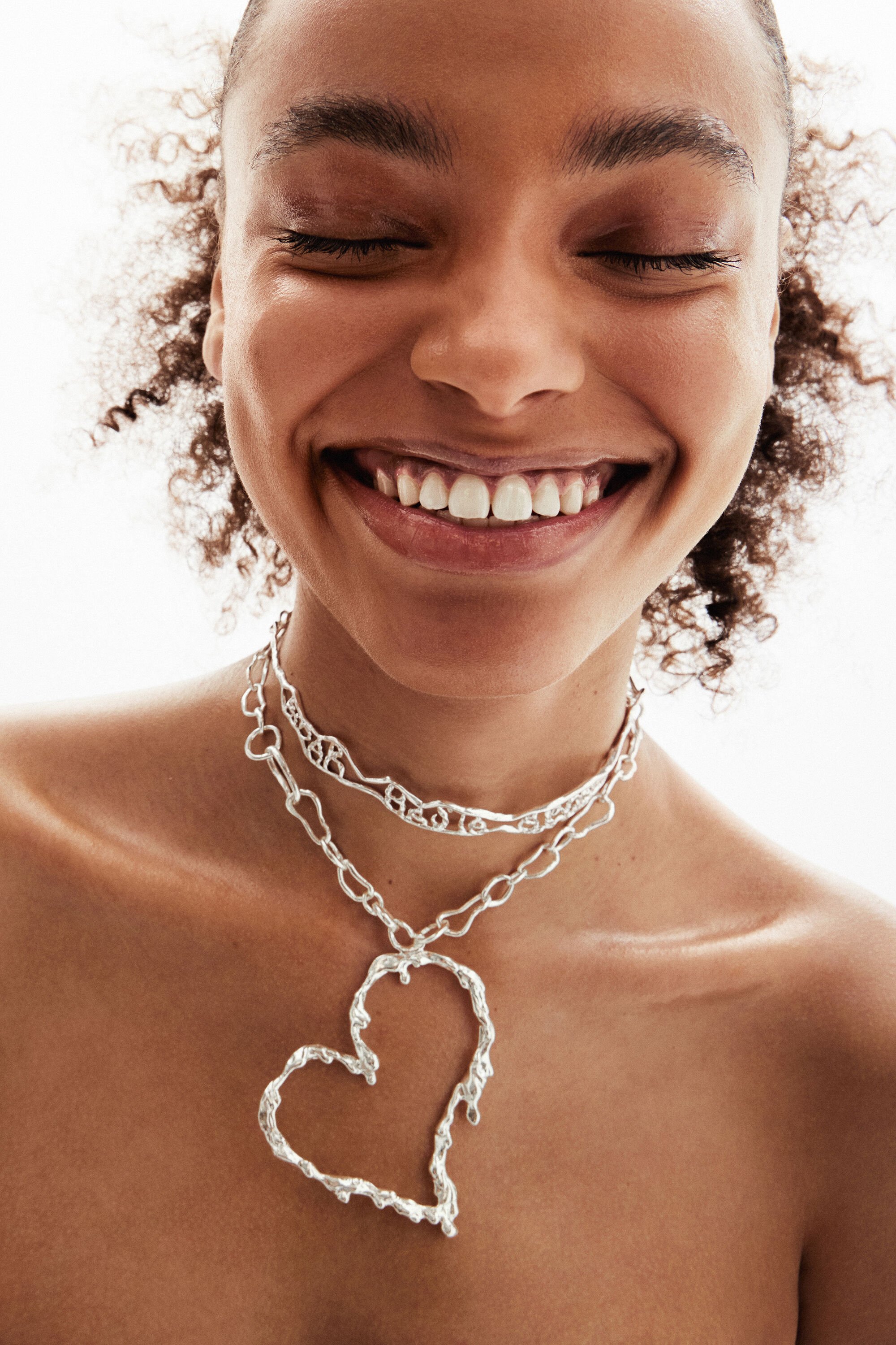 Desigual necklace shop