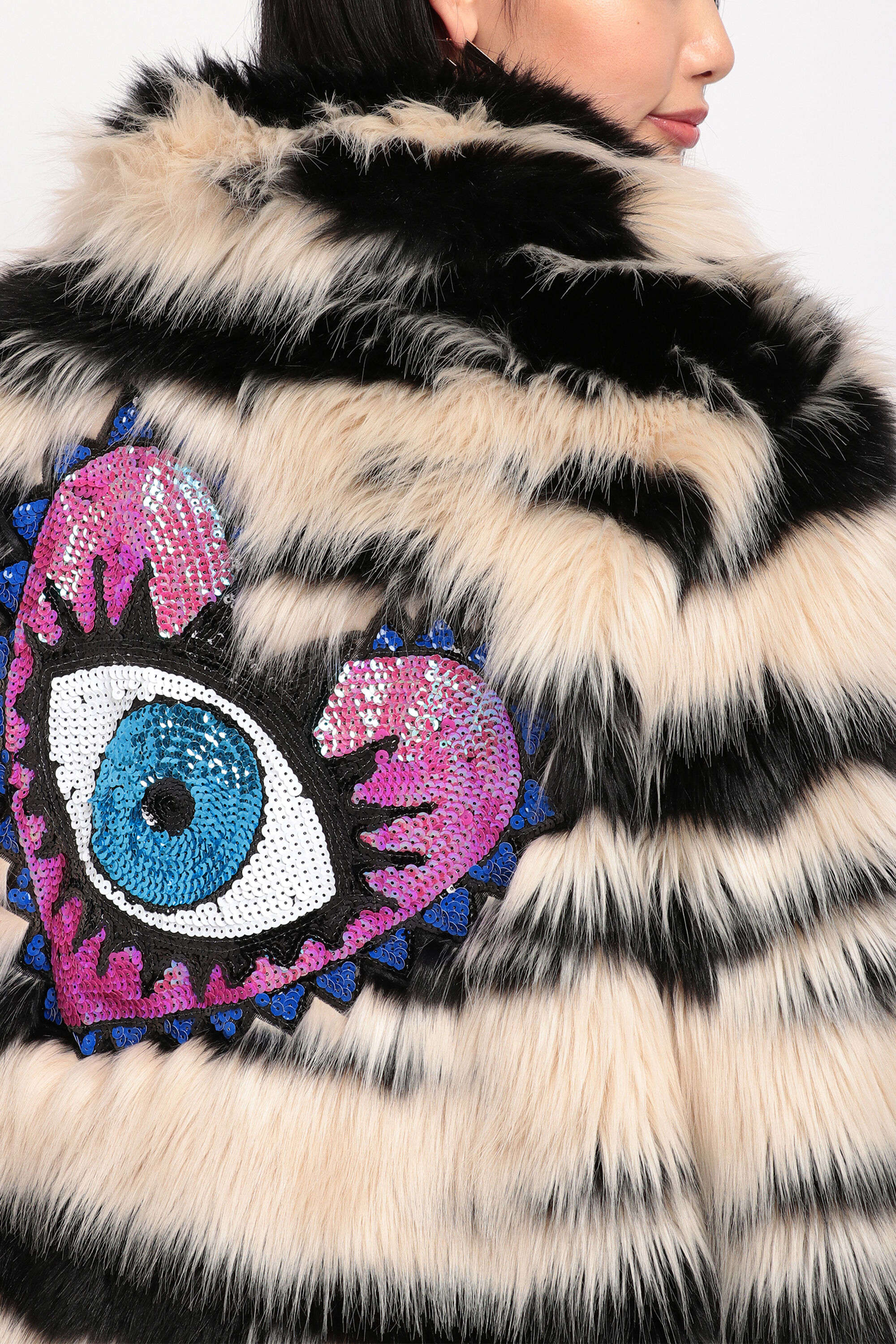 Chaqueta hotsell peluche desigual