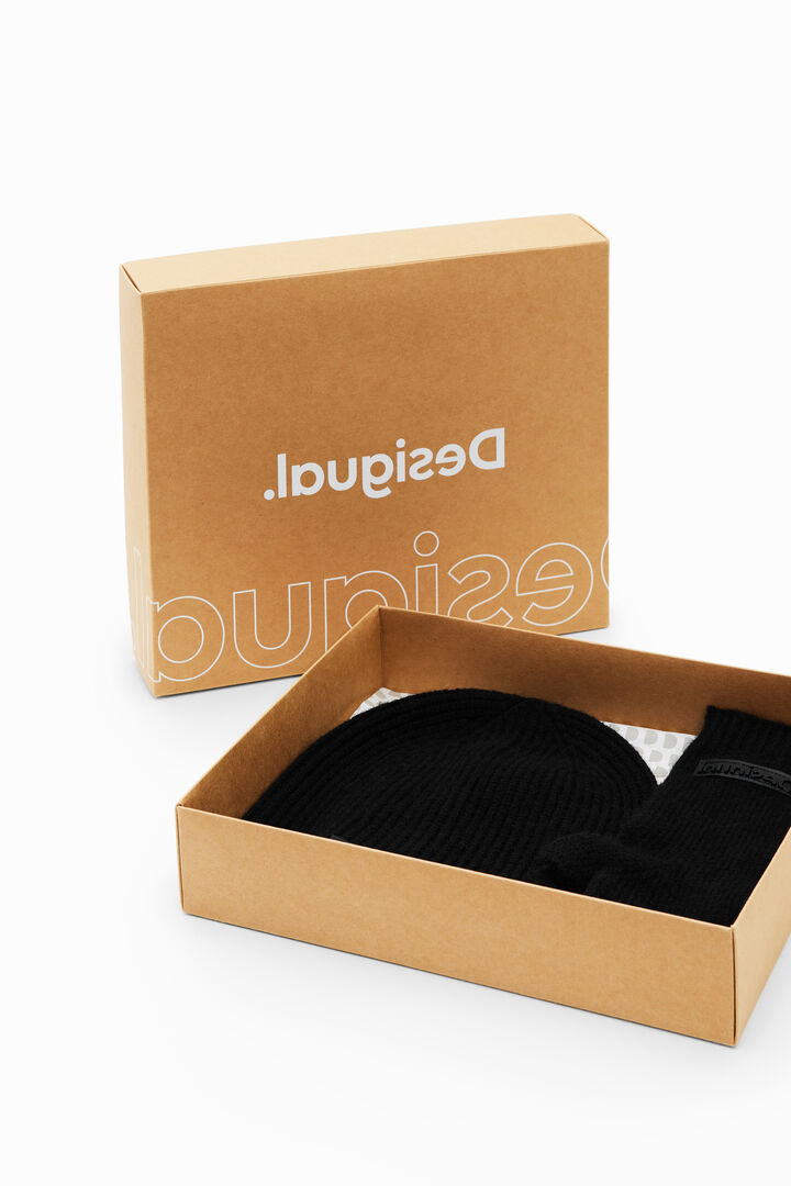 Mittens and hat gift box | Desigual