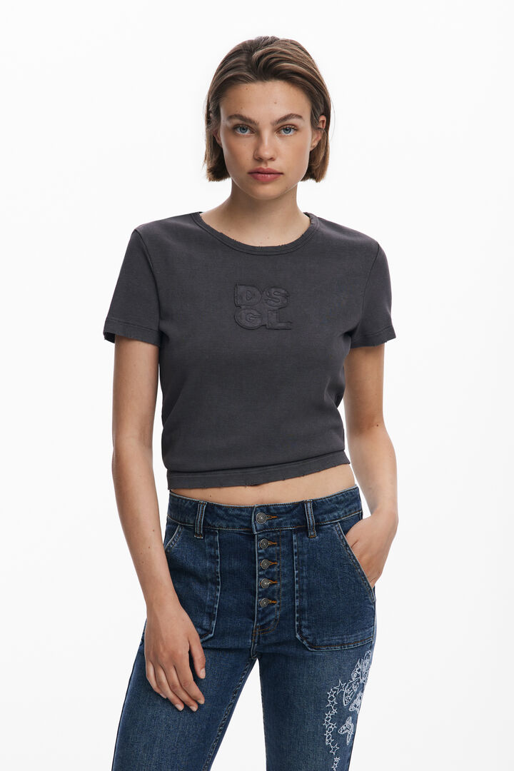 Embroidered jeans with square pockets | Desigual