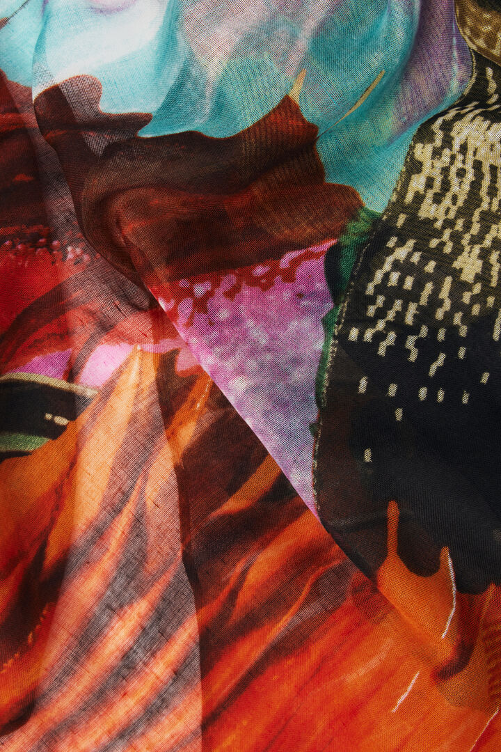 Scarf designed by Mr. Christian Lacroix | Desigual
