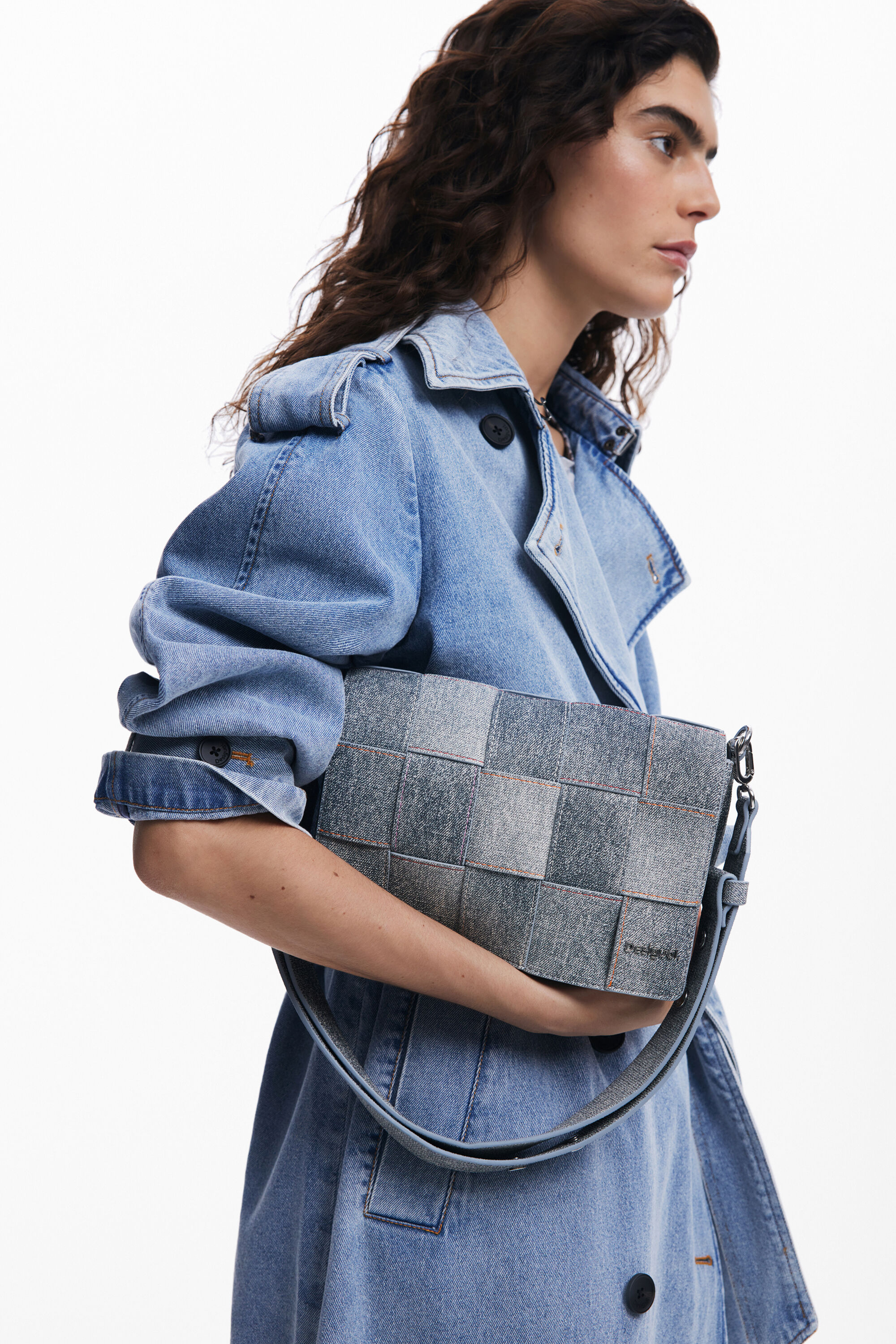 デニム風中型編みバッグ I Desigual.com