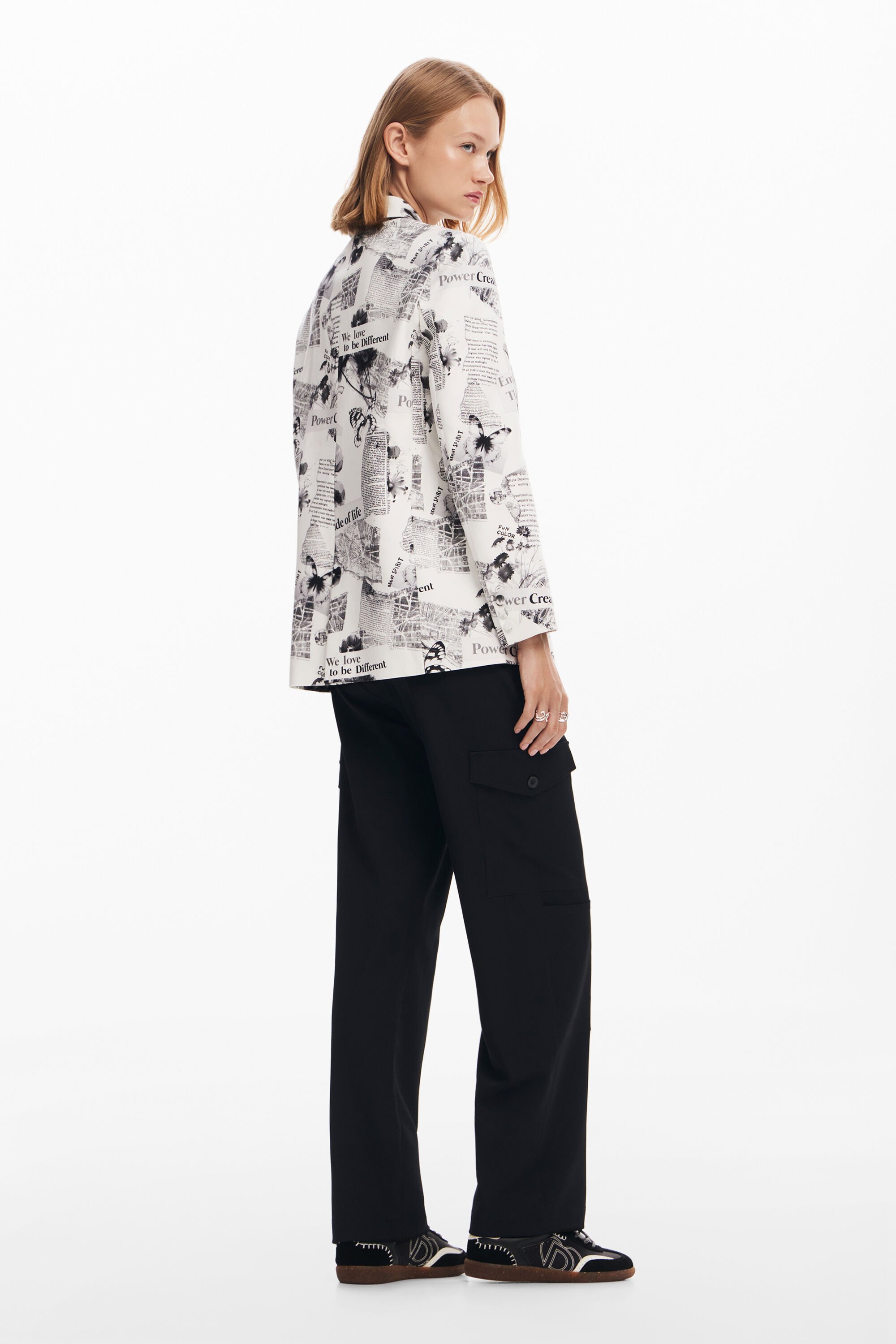 テキストと花柄のストレートブレザー 女性用 I Desigual.com