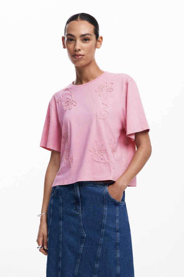 Embroidered flower T-shirt