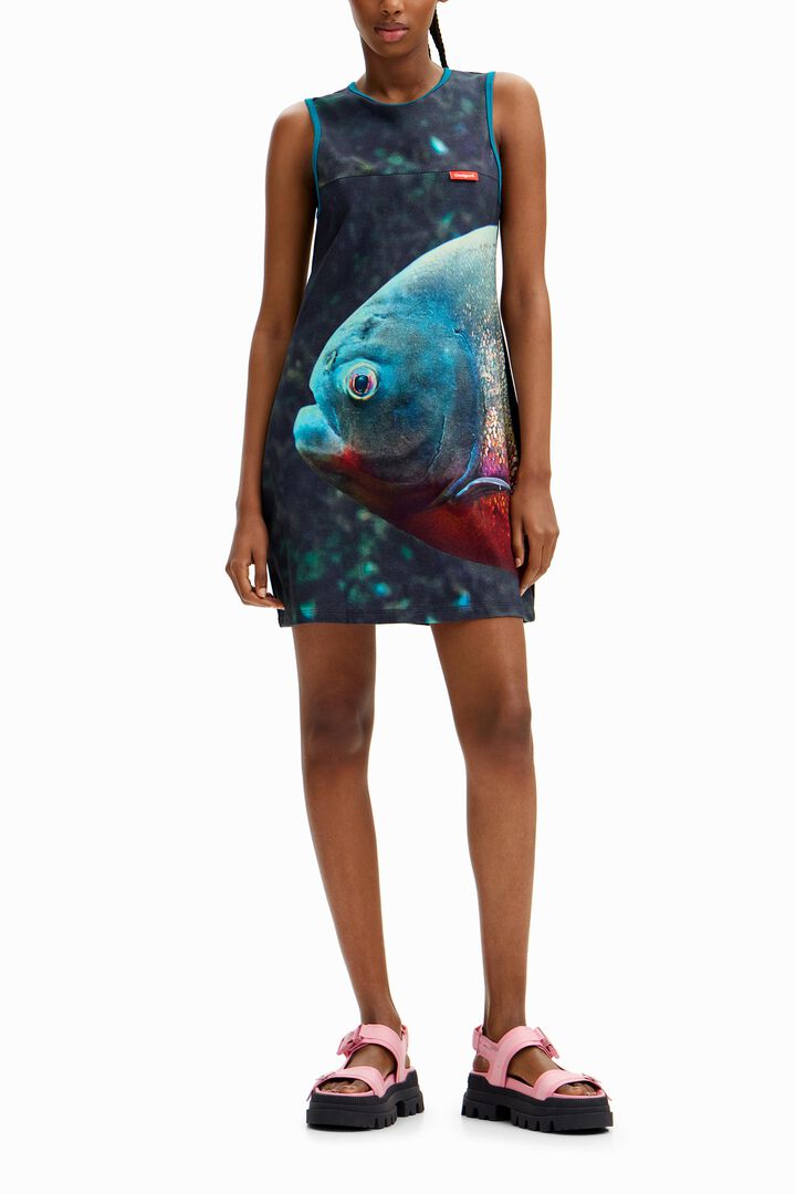 Kurzes Kleid Piranha Tyler McGillivary | Desigual