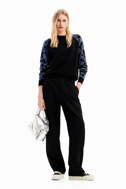Floral print sleeve pullover