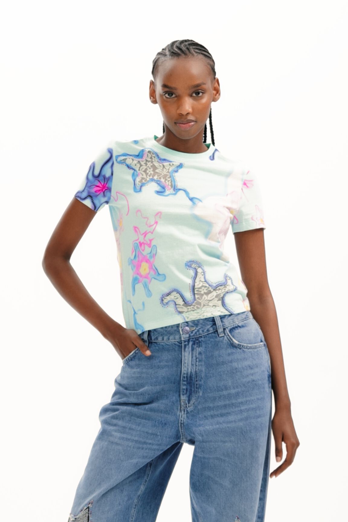 【関税込み】Collina Strada グレー Clover Tシャツ 242236F110014_1.jpg