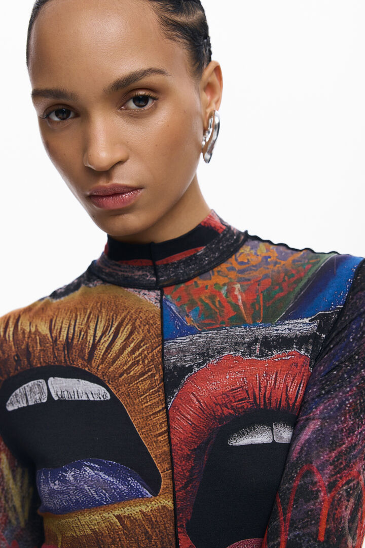 LANGERMIG T-SHIRT MET HOGE KRAAG | Desigual