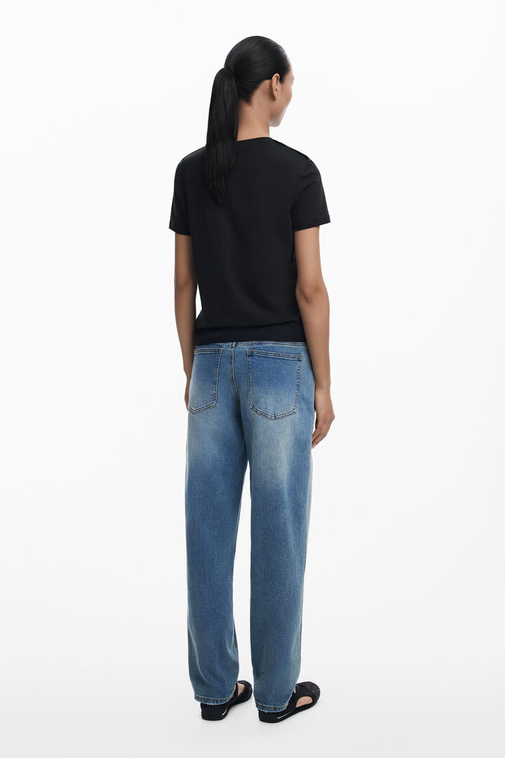 T-shirt with embroidered phrase | Desigual