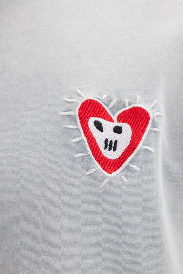 Camiseta bordado corazón | Desigual