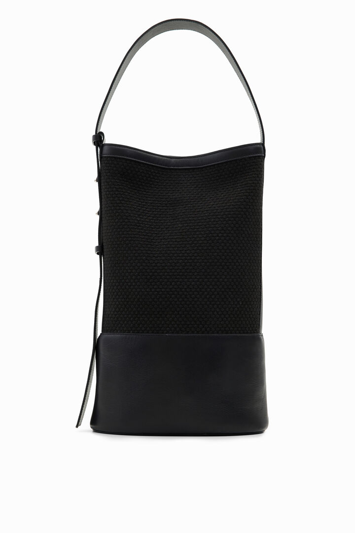 Maitrepierre leather bucket bag | Desigual