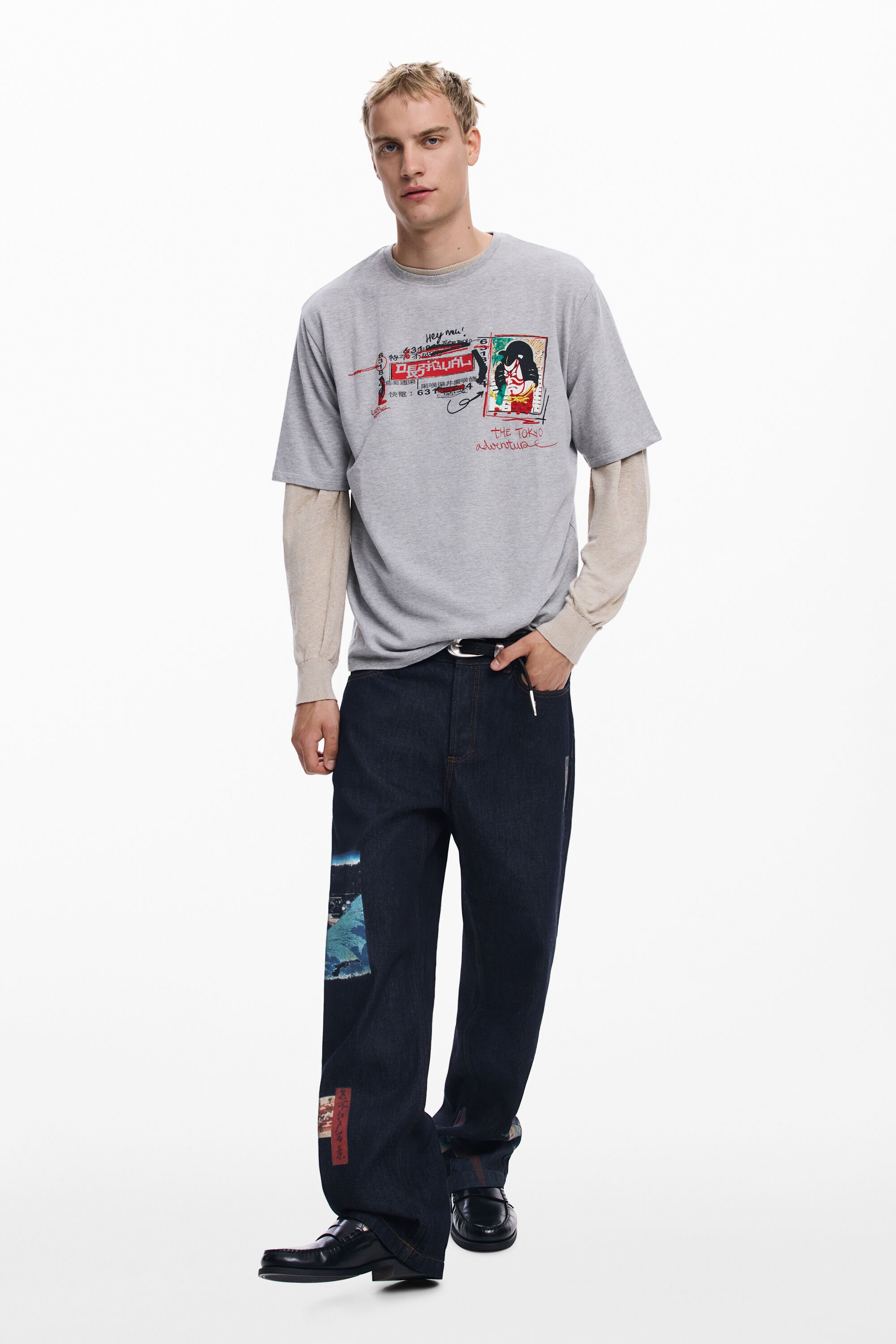 Bedruckte Jeanshose im orientalischen Stil