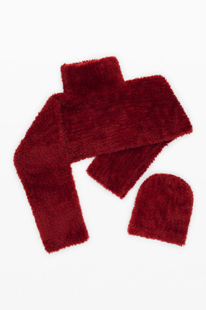 PACK CROP SWEATER AND HAT | Desigual