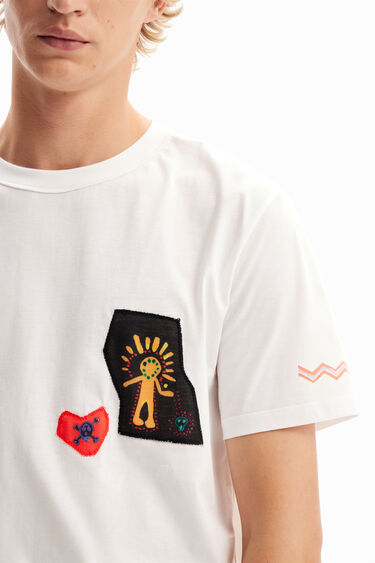 Samarreta pegats esfinx | Desigual