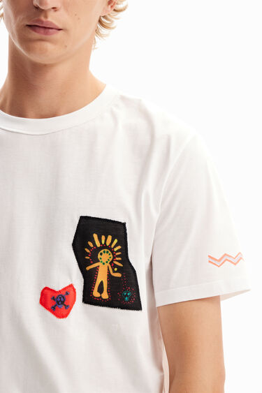 T-shirt met patches met sfinx | Desigual