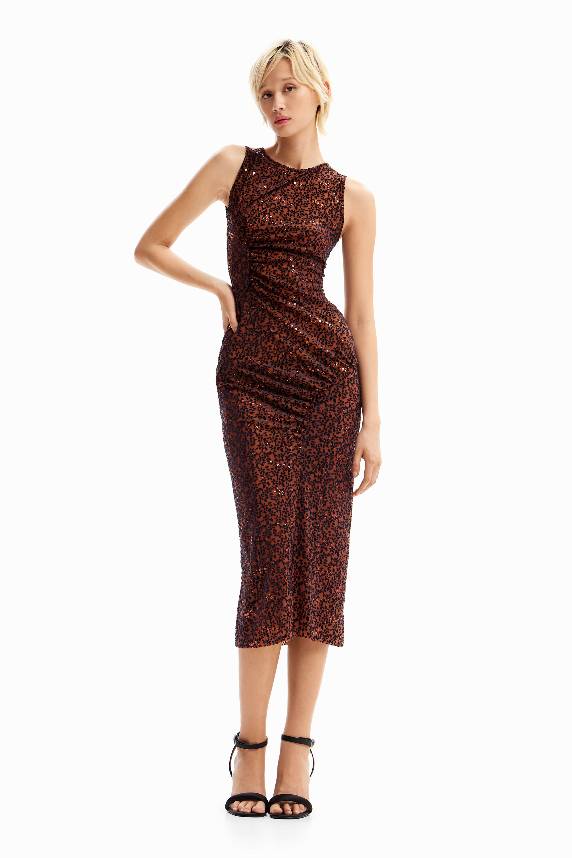 Vestido midi slim terciopelo
