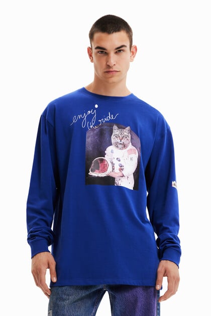 Oversize astronaut cat T-shirt
