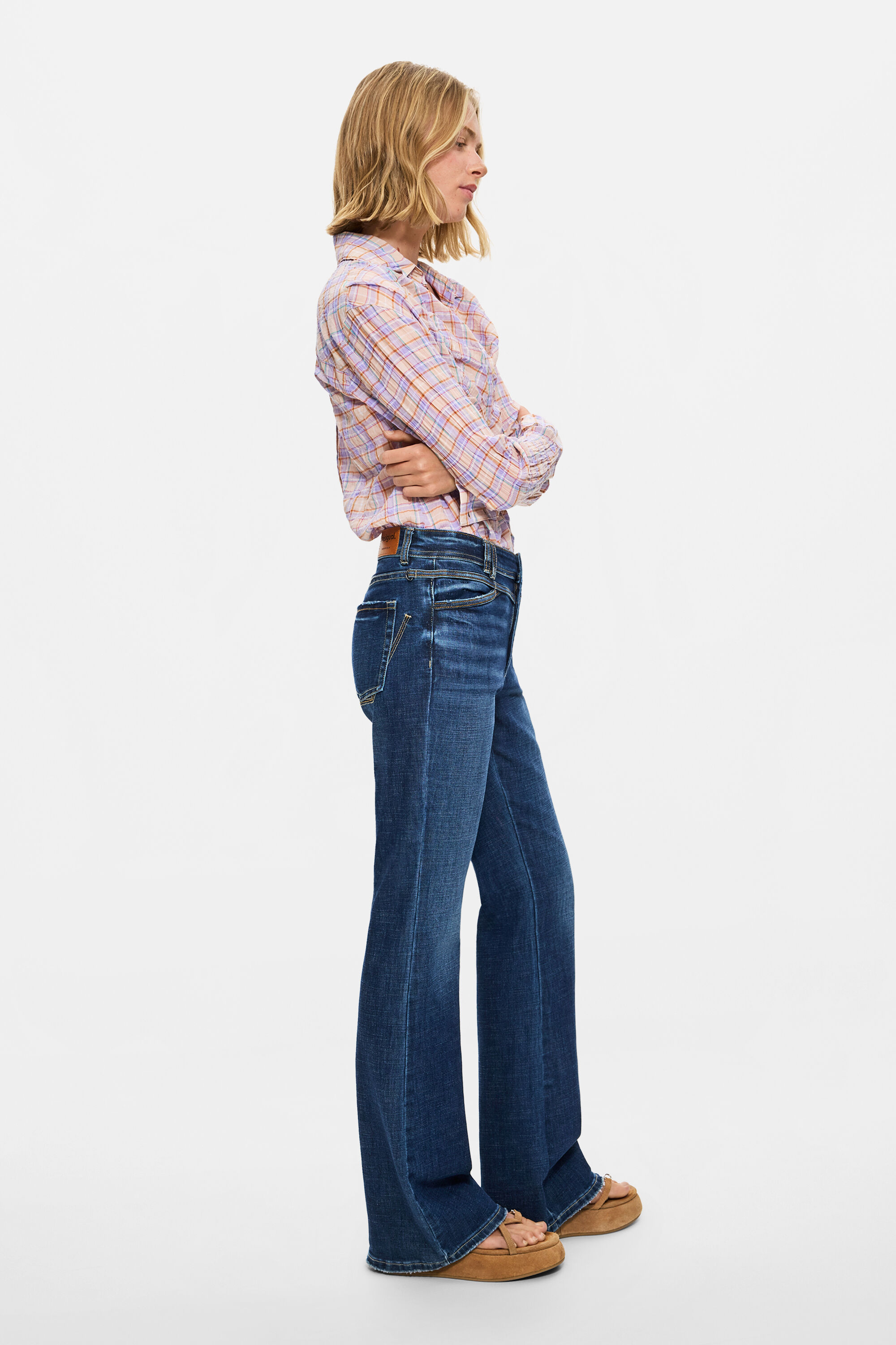 ウォッシュドフレアジーンズ 女性用 I Desigual.com