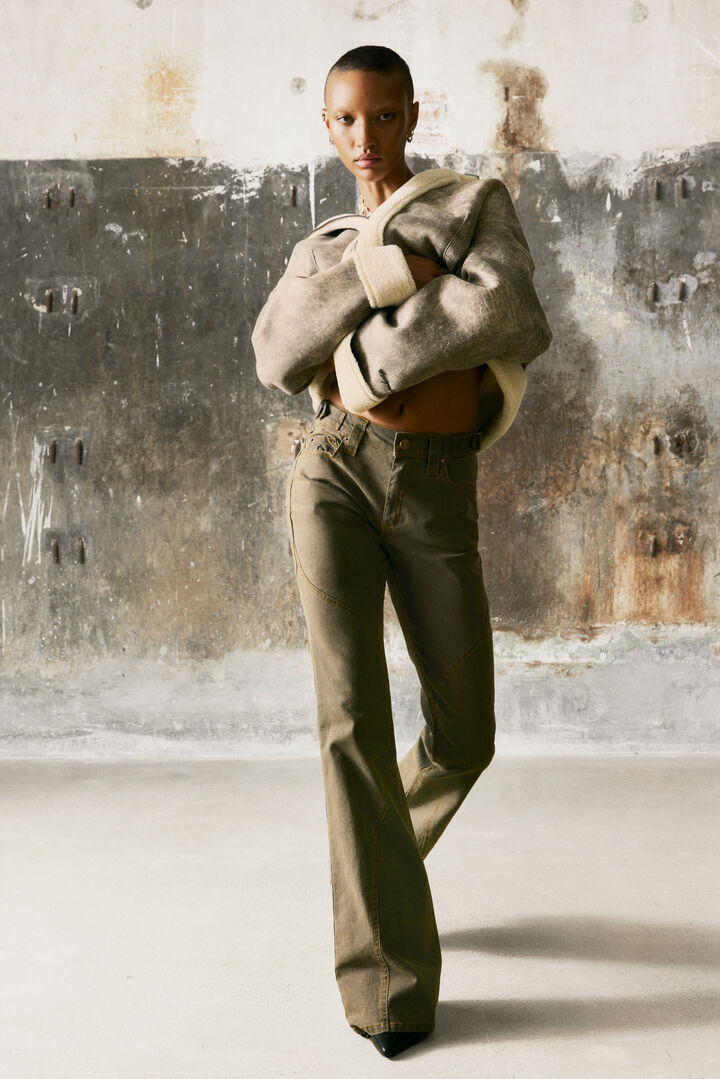 DŁUGIE SPODNIE Z ROZSZERZANYMI NOGAWKAMI | Desigual