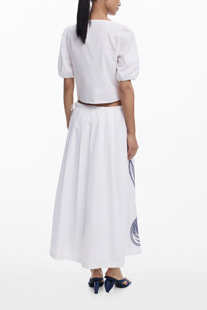 Embroidered puff-sleeve blouse