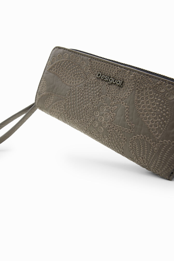 Large floral embroidery wallet | Desigual