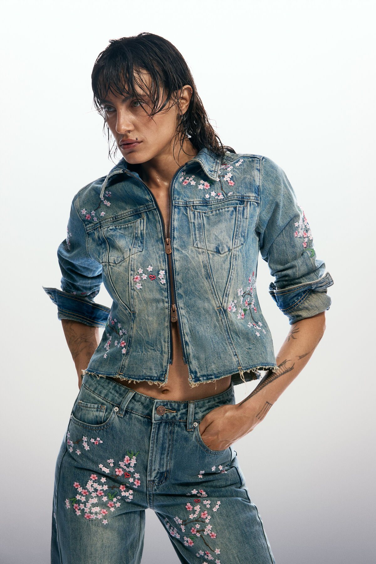 刺繍入りデニムジャケット 青 女性用 I Desigual.com