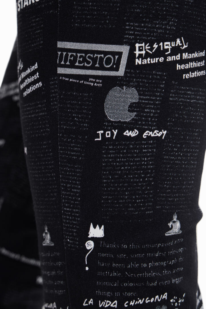 Calças slim estampado jornal | Desigual