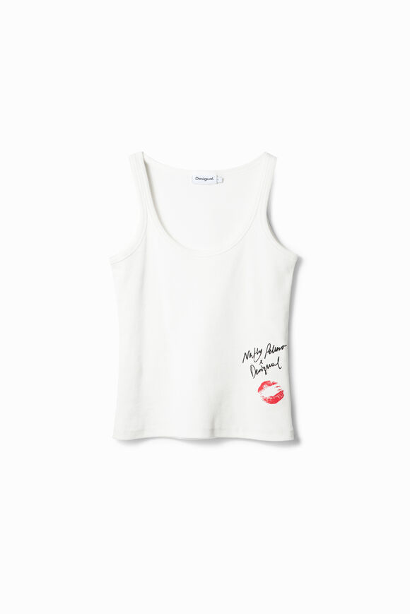 Camiseta tirantes beso Nathy Peluso
