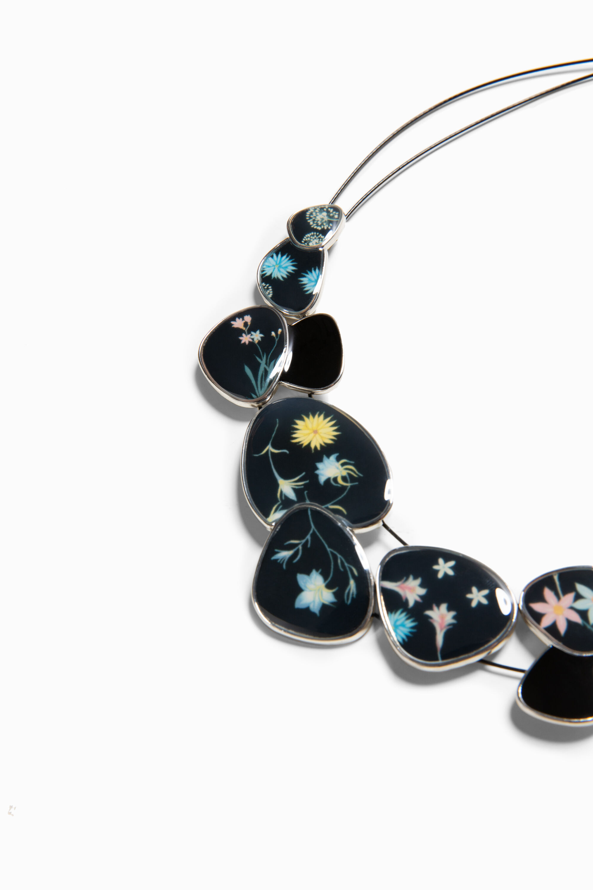 Romantic Flowers Chapas Necklace