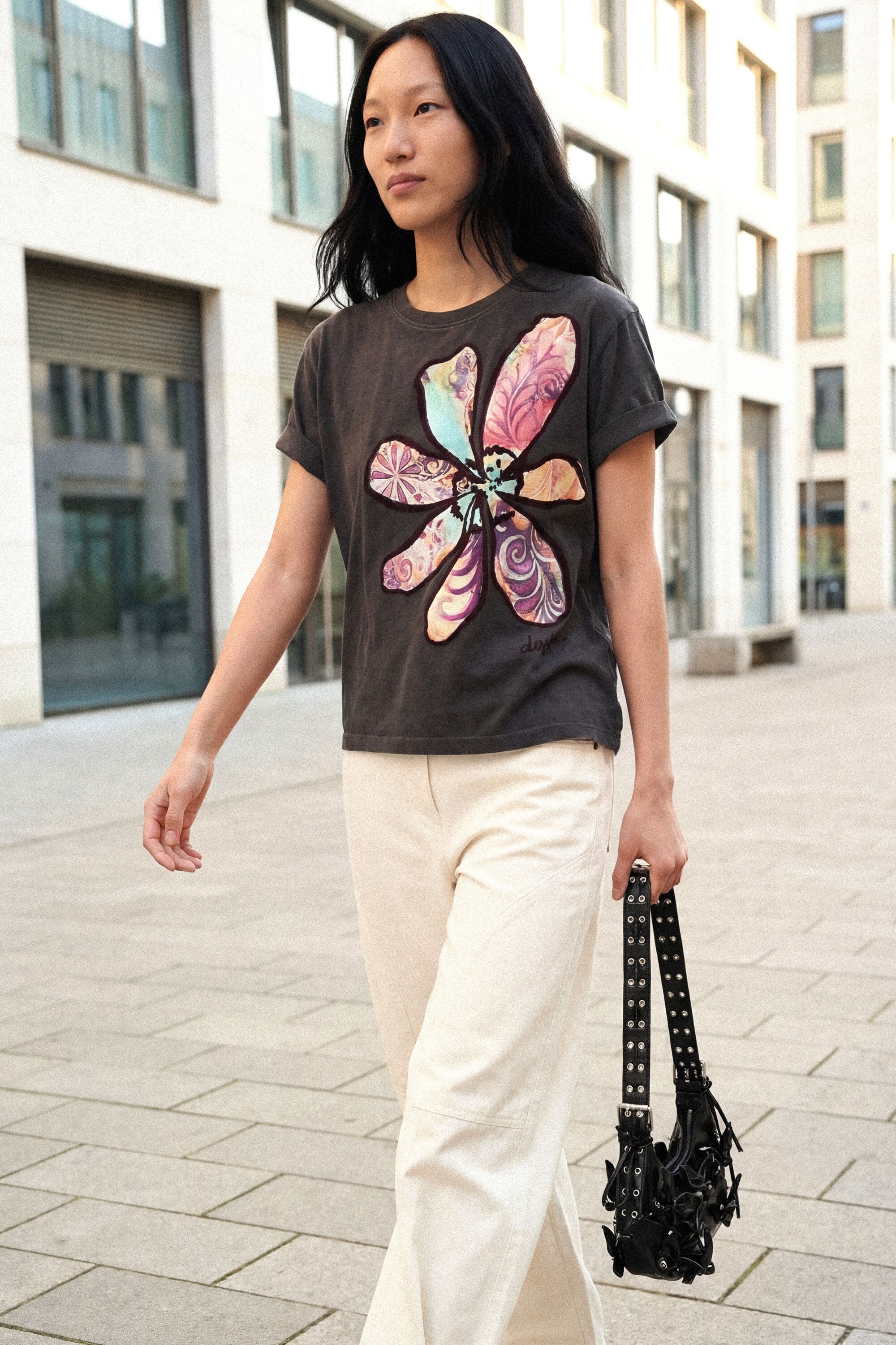 フラワーTシャツ グレー 女性用 I Desigual.com