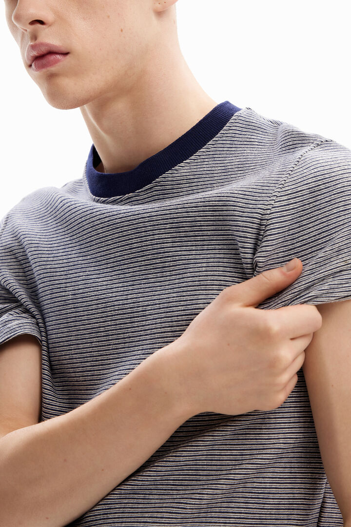T-shirt à rayures avec des détails. | Desigual