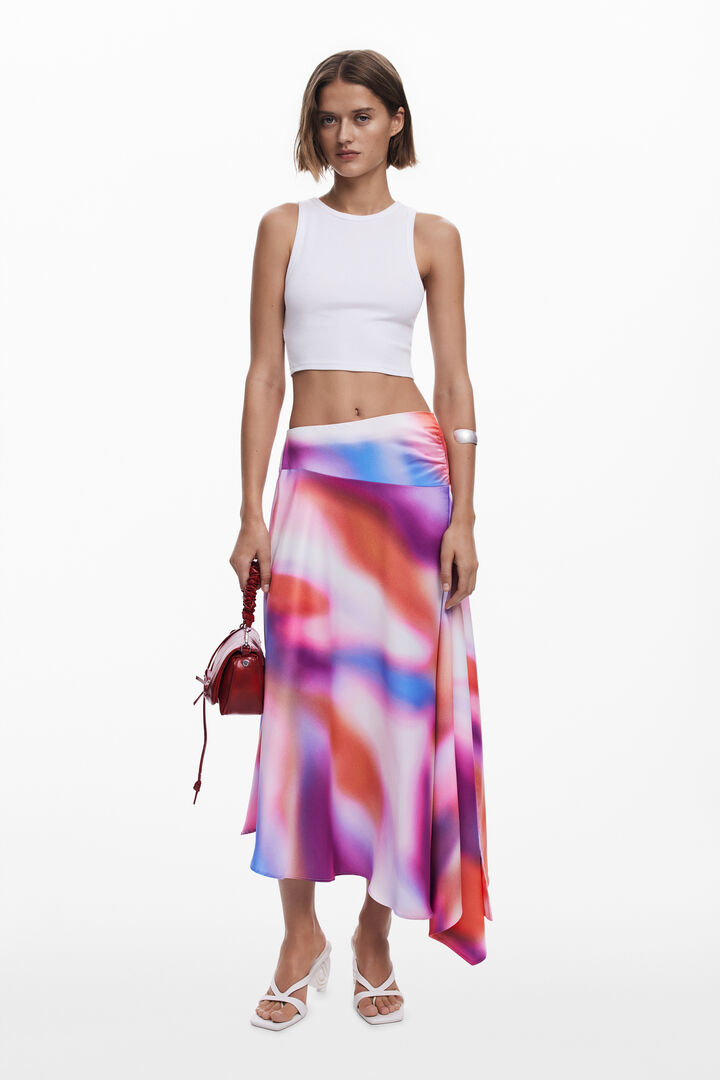 Asymmetric long gradient skirt