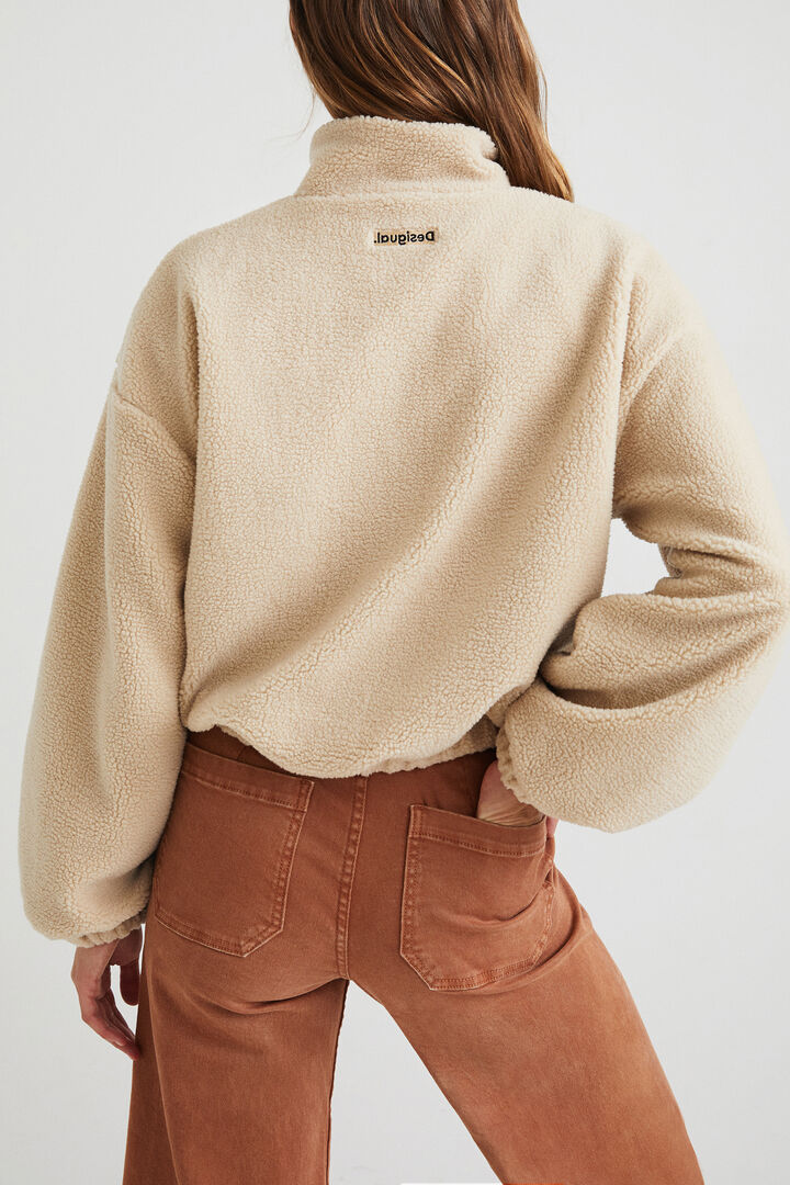 Sudadera sherpa cuello alto | Desigual