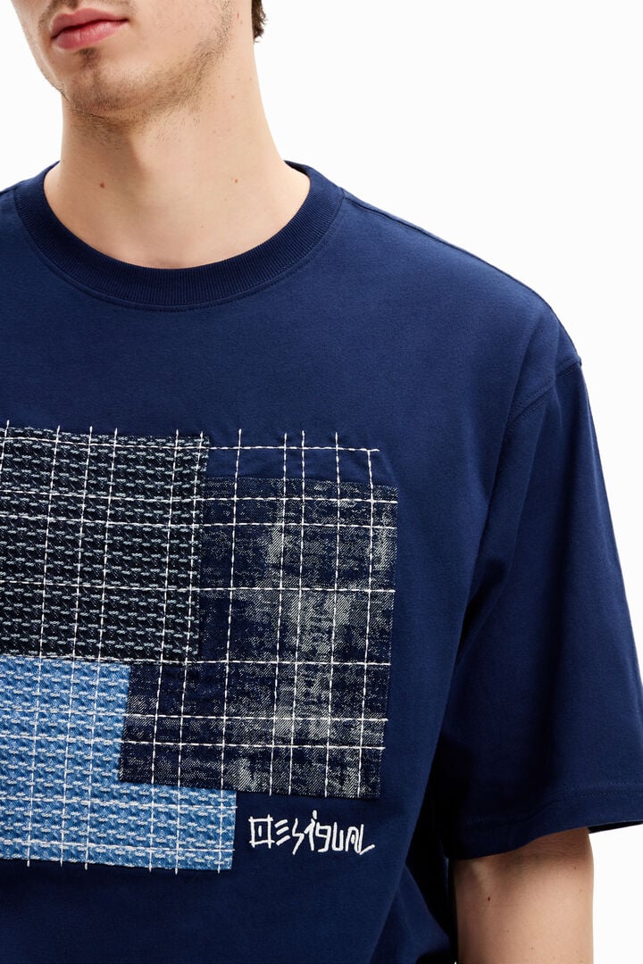 T-shirt with central patch | Desigual