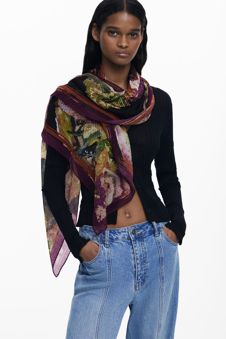 Foulard conçu par Mr. Christian Lacroix | Desigual