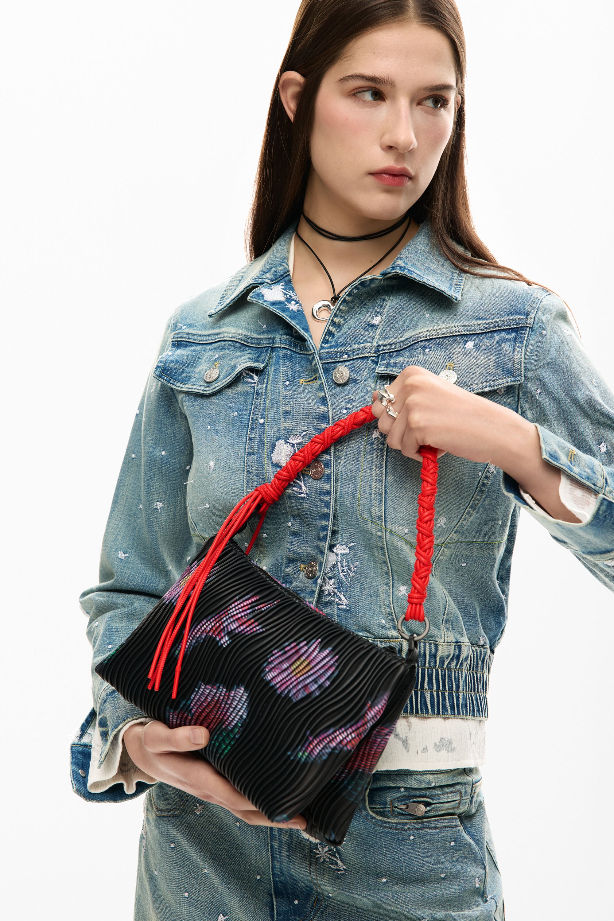 Medium textured bag black women's accessories I Desigual.com