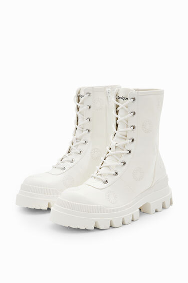 Botes track brodats | Desigual