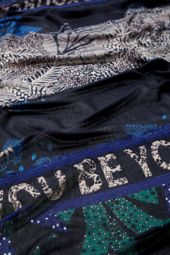 Rectangular floral and lettering foulard | Desigual