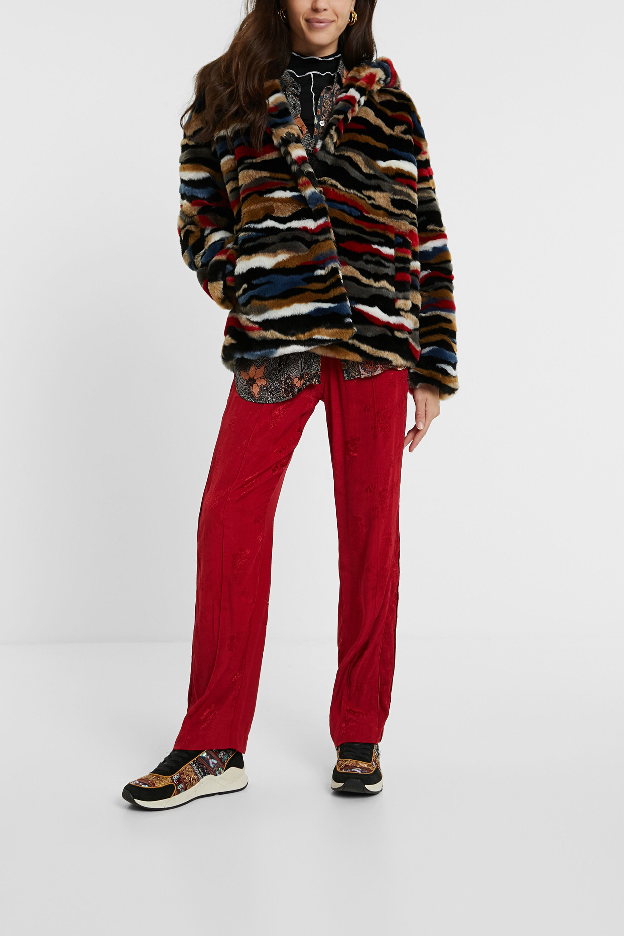 Chaqueta hot sale peluche desigual