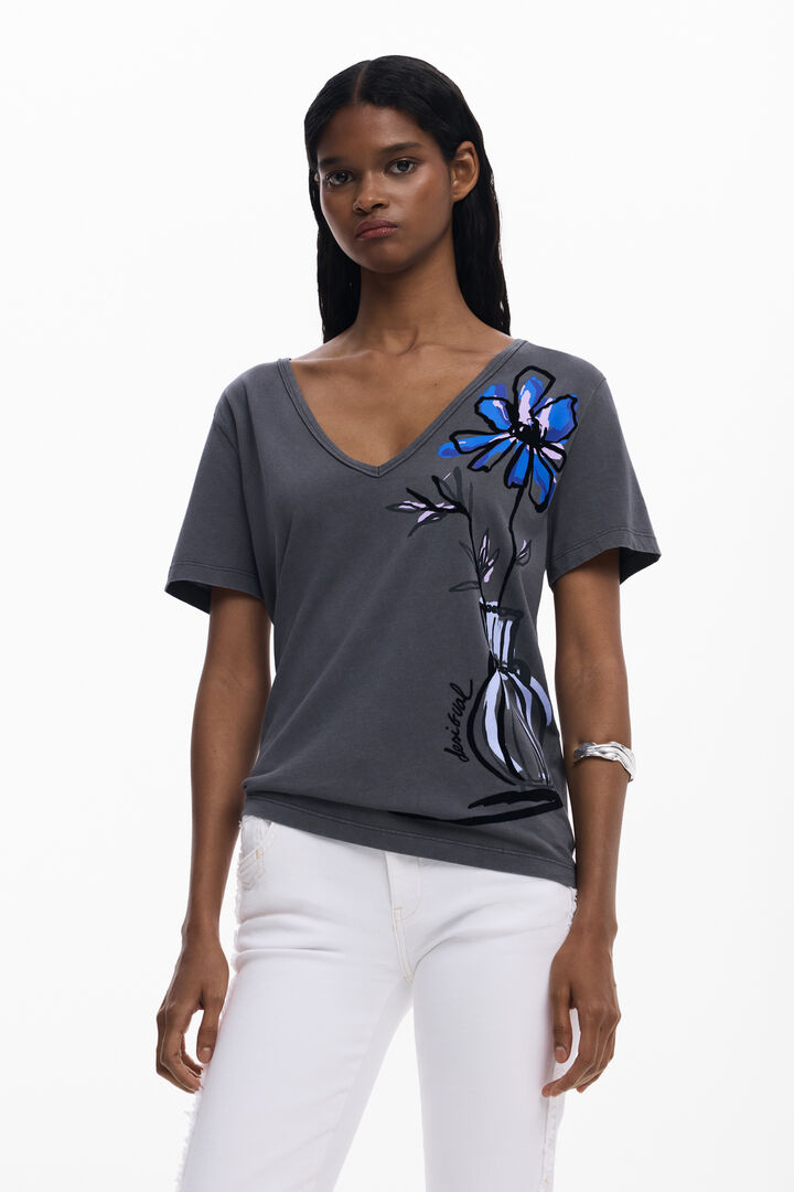 Short-sleeve floral T-shirt