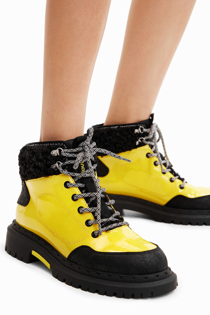 Bota trekking cordones | Desigual