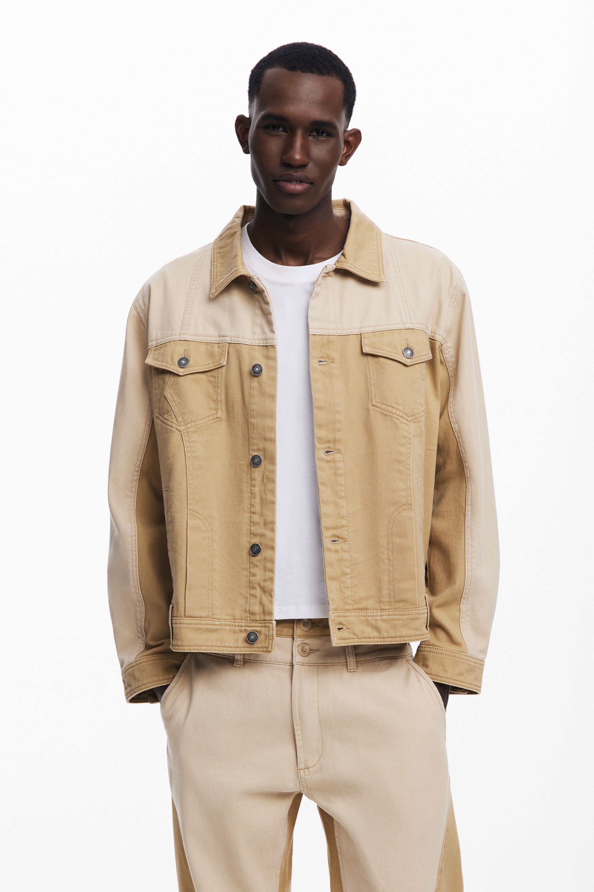 Jeansjacke mit Kontrast