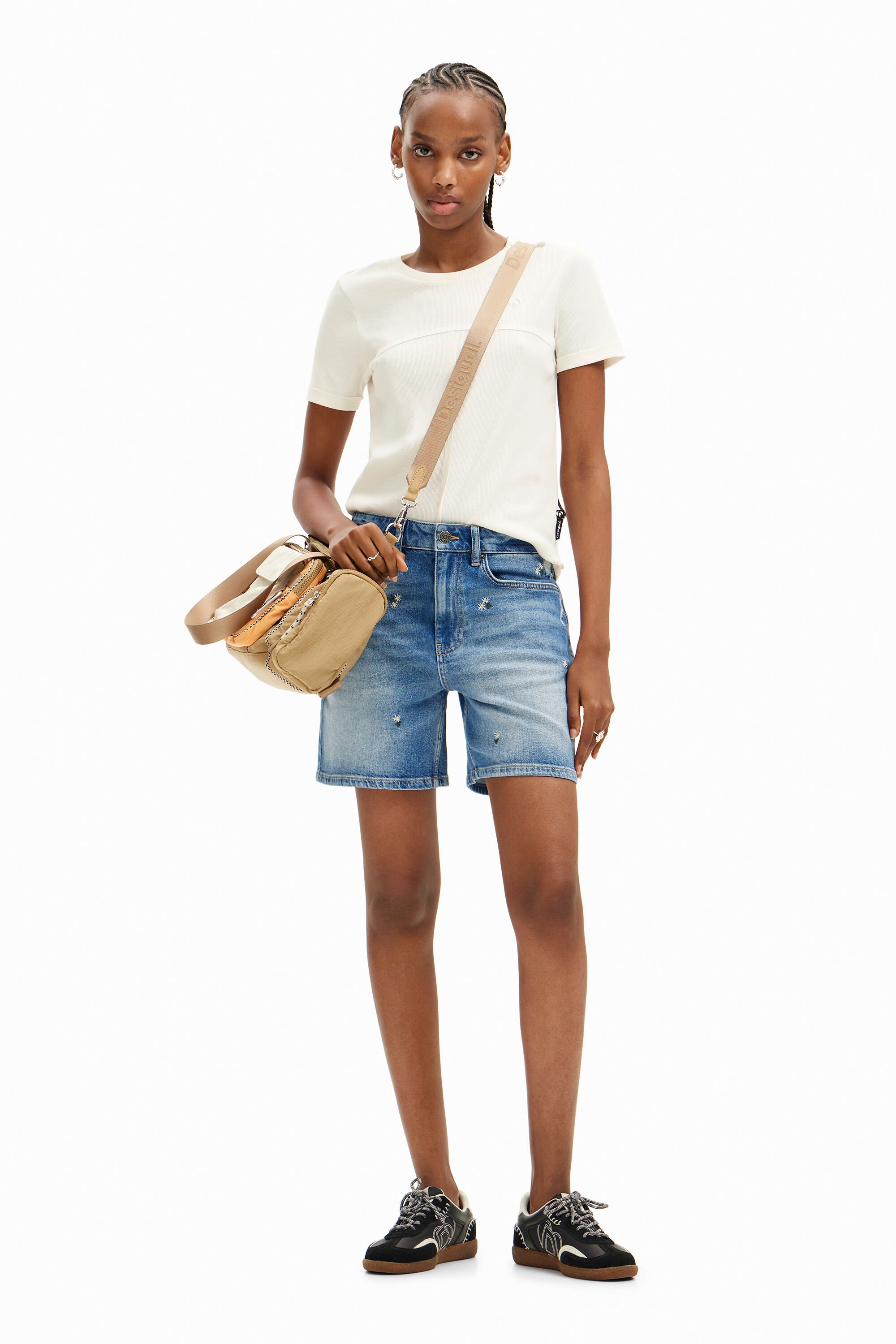 Denim shorts with small flower prints. for women I Desigual